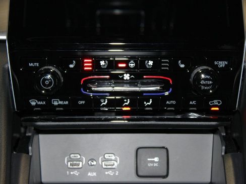 New 2025 Jeep Grand Cherokee Limited w/ Luxury Tech Group II image 22