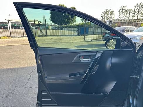 Used 2017 Toyota Corolla iM w/ Carpet Mat Package FWD image 29