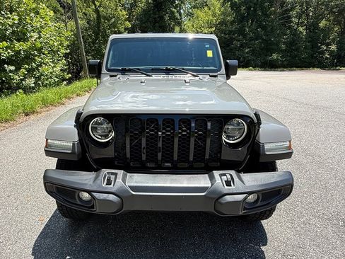 Used 2022 Jeep Gladiator Sport AWD/4WD image 3