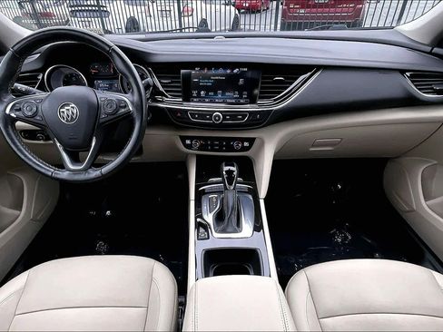 Used 2018 Buick Regal Essence image 15
