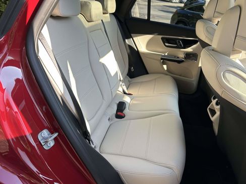 New 2027 Mercedes-Benz GLC 300 4MATIC image 40
