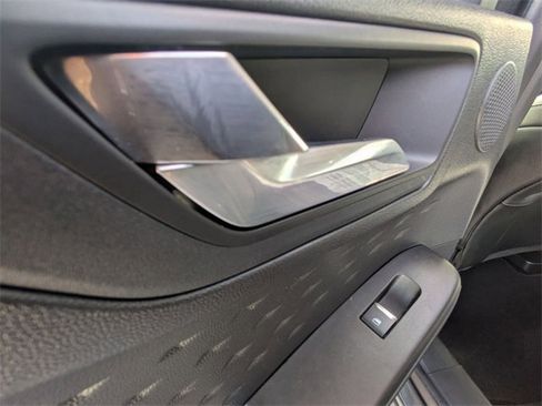 Used 2020 Ford Escape Titanium image 24