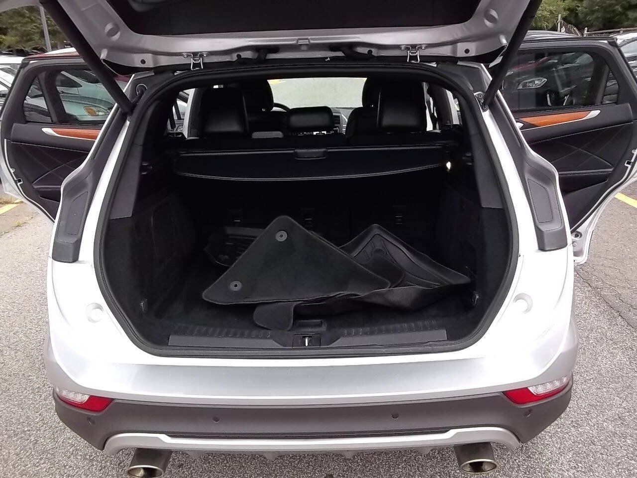 Used 2018 Lincoln MKC Select w/ Select Plus Package AWD/4WD image 32