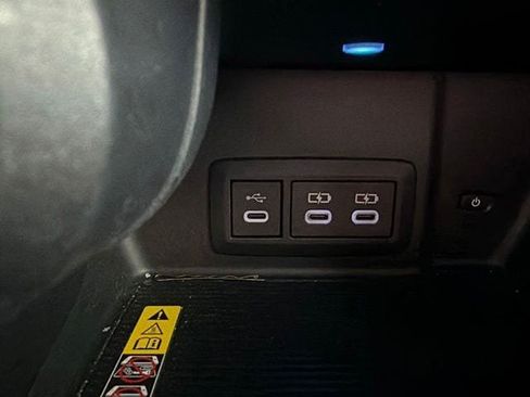Certified 2023 Toyota Venza LE AWD/4WD image 19