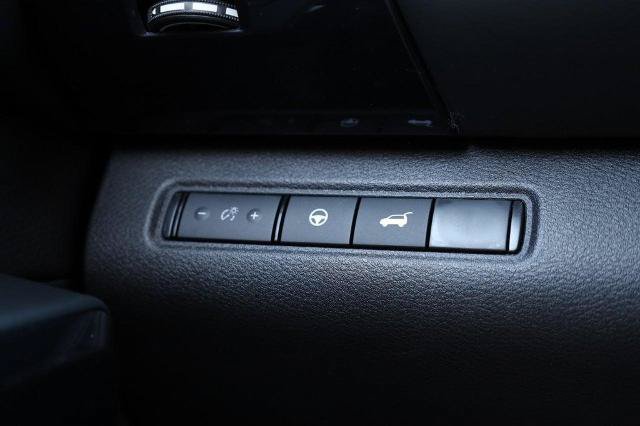 Certified 2025 Nissan Pathfinder SV FWD image 19