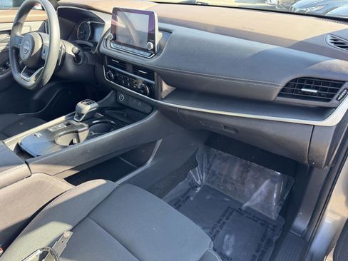 Used 2023 Nissan Rogue S FWD image 7