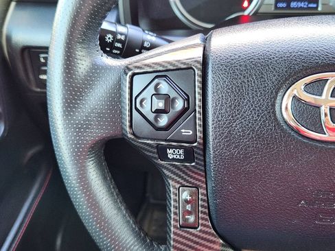 Used 2019 Toyota 4Runner TRD Off-Road Premium AWD/4WD image 18