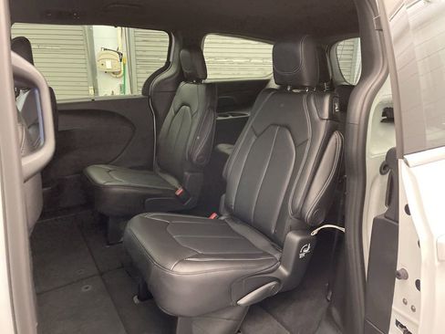 New 2026 Chrysler Voyager LX image 15