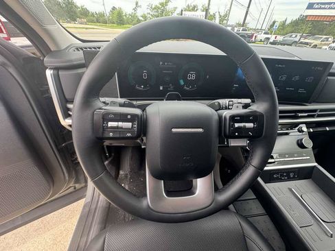 Used 2026 Hyundai Santa Fe SEL FWD image 16
