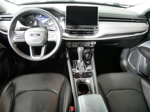 Used 2022 Jeep Compass Latitude image 4