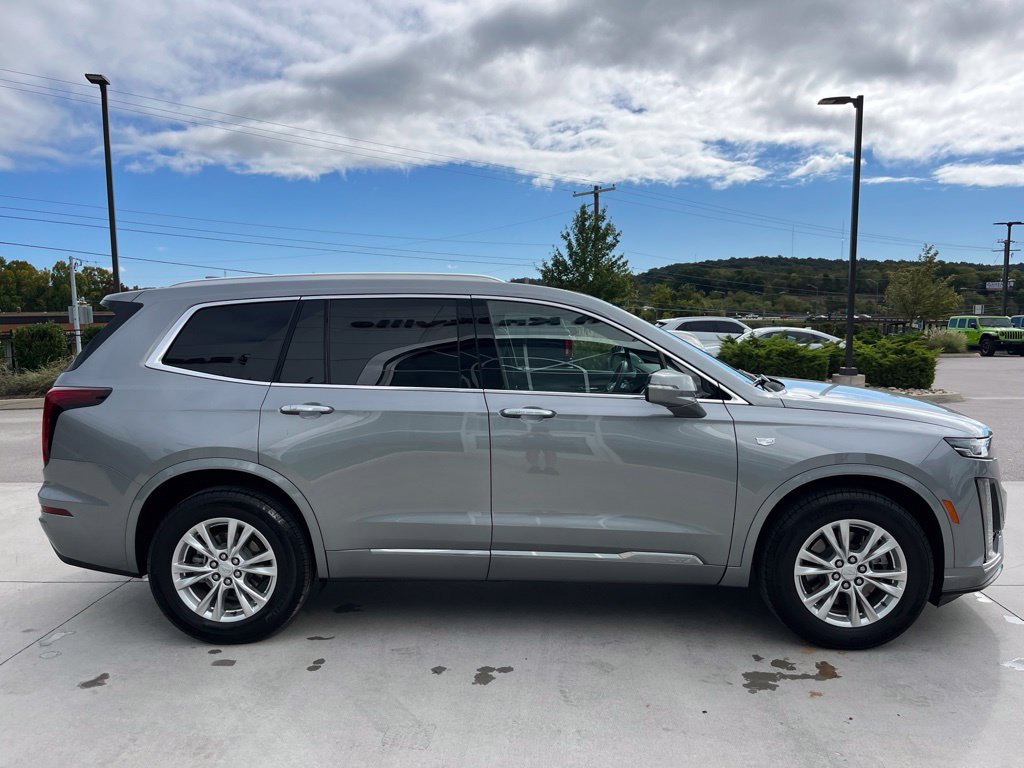 Used 2025 Cadillac XT6 Luxury w/ LPO, Floor Liner Package AWD/4WD image 23