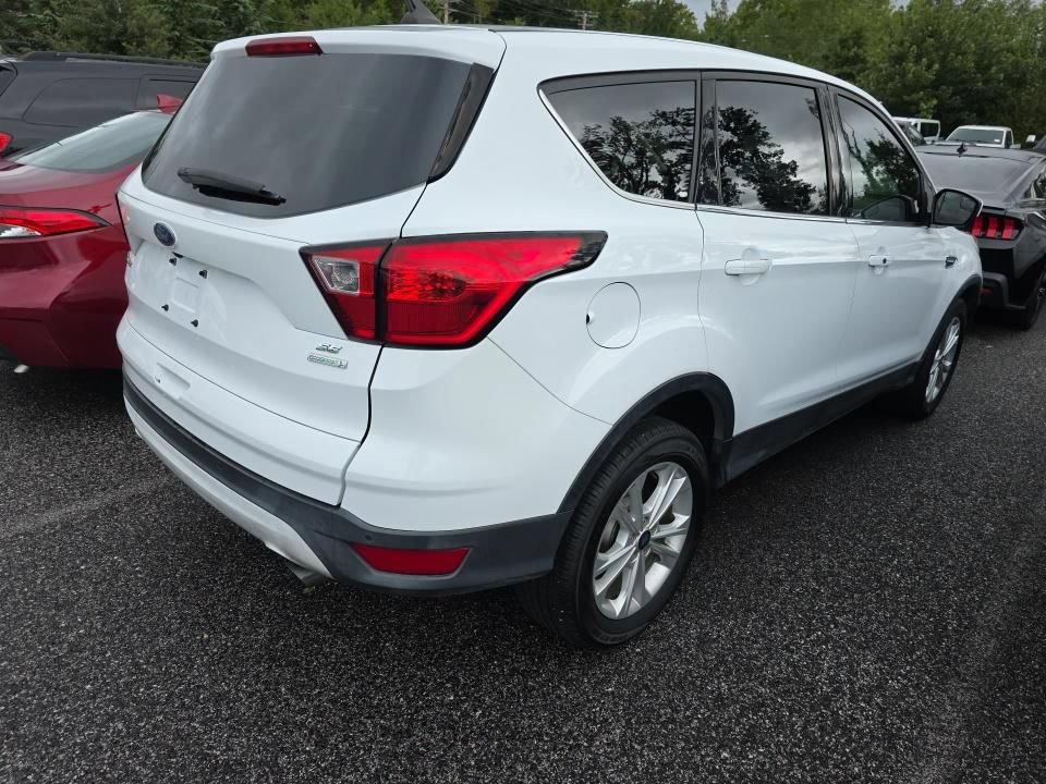 Used 2019 Ford Escape SE FWD image 6
