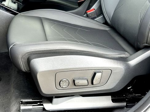 Certified 2025 BMW X2 xDrive28i image 12