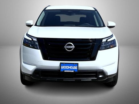 Used 2023 Nissan Pathfinder SV w/ Black Appearance Package AWD/4WD image 2