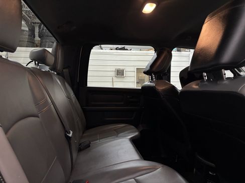 Used 2022 RAM 2500 Tradesman w/ Chrome Appearance Group image 34