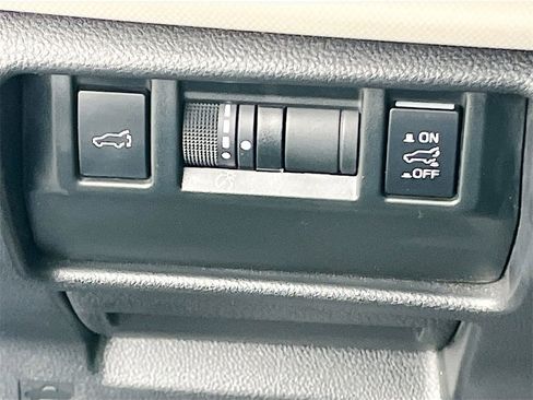 Used 2025 Subaru Forester Premium w/ Convenience Package #1 image 10