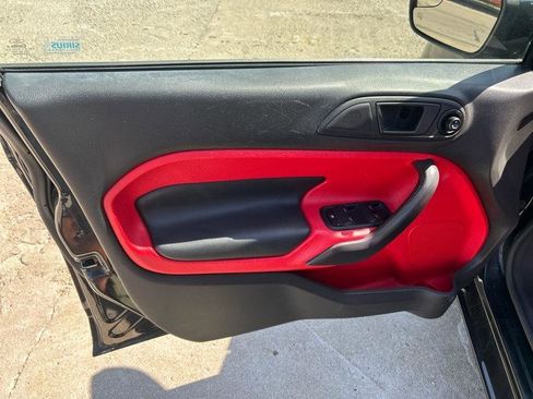 Used 2012 Ford Fiesta SES FWD image 6