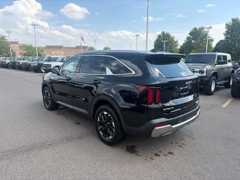 Used 2024 Kia Sorento S AWD/4WD image 6
