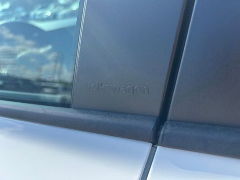 New 2026 Volkswagen Taos SE image 22