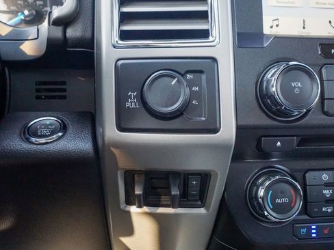 Used 2017 Ford F250 Lariat w/ Lariat Ultimate Package image 26