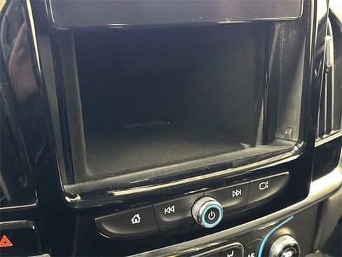Used 2021 Chevrolet Traverse LT image 20