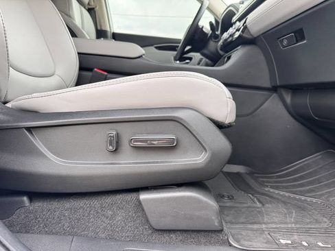 Used 2025 Honda Pilot Touring image 32