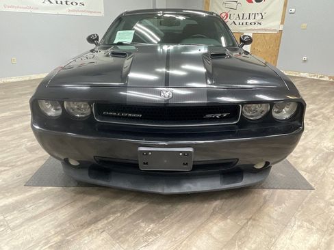 Used 2009 Dodge Challenger SRT8 RWD image 2