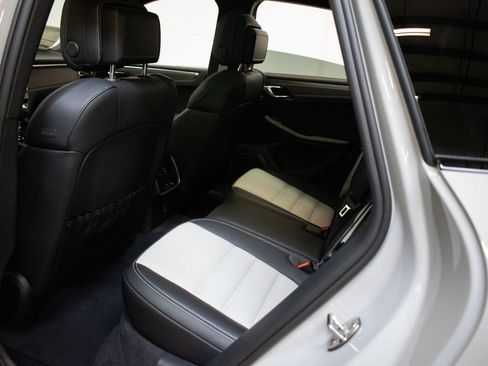 New 2026 Porsche Macan GTS image 25