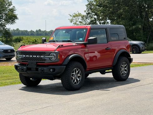 Used 2023 Ford Bronco Badlands AWD/4WD image 2