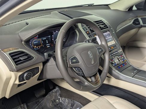 Used 2017 Lincoln MKZ Reserve image 11