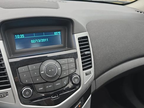 Used 2016 Chevrolet Cruze LT FWD image 10