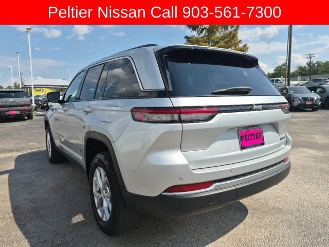 Used 2023 Jeep Grand Cherokee Limited RWD image 3