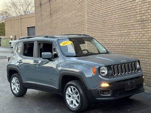 Used 2017 Jeep Renegade Latitude w/ Cold Weather Group image 2