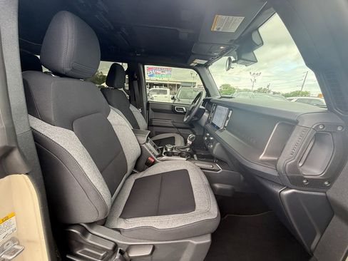 Used 2025 Ford Bronco 4-Door AWD/4WD image 23