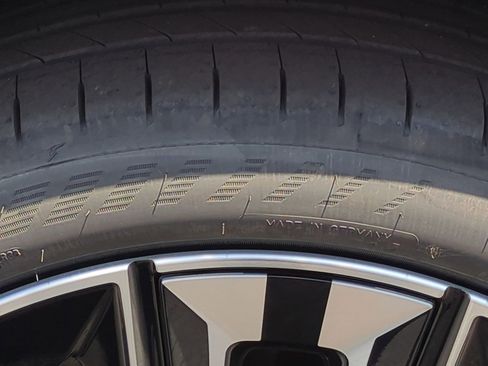 Used 2025 BMW X3 xDrive30i w/ Premium Package image 12