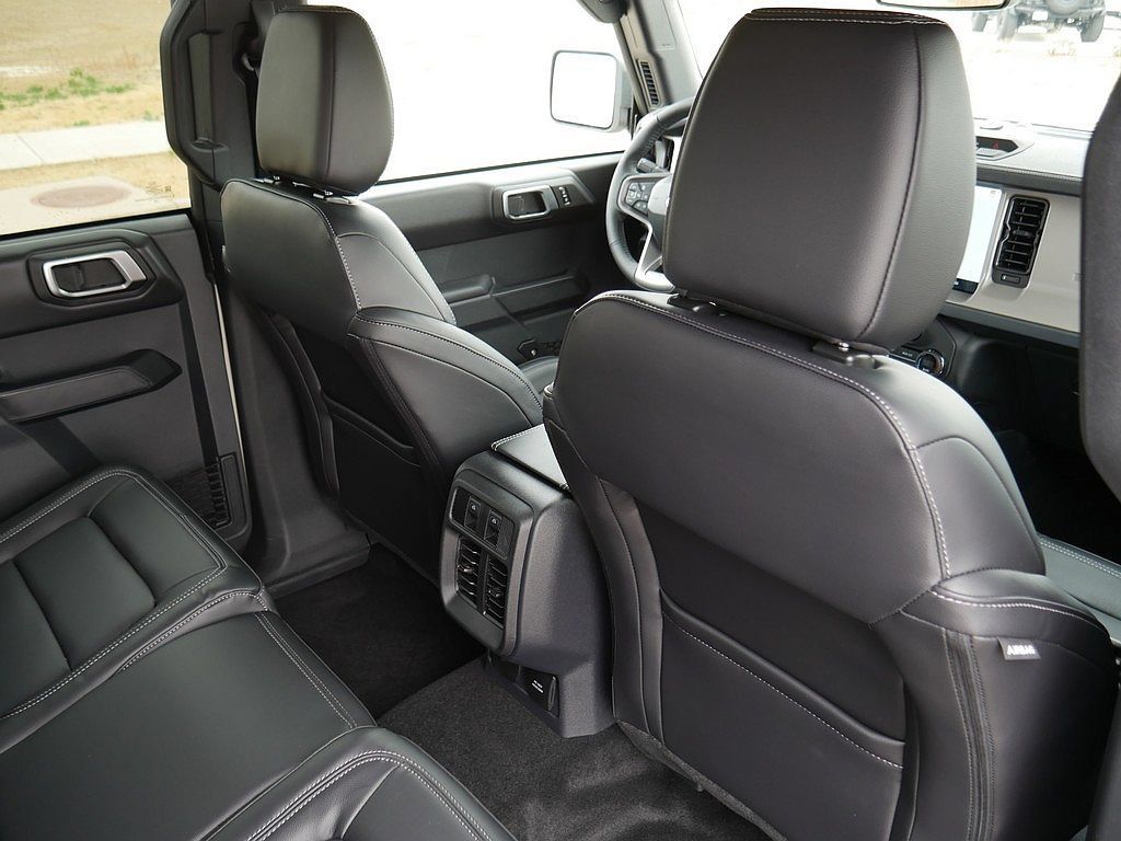 New 2026 Ford Bronco Outer Banks AWD/4WD image 30