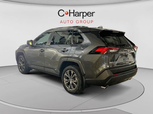 Used 2022 Toyota RAV4 XLE Premium AWD/4WD image 5