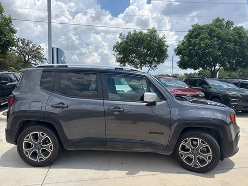 Used 2017 Jeep Renegade Limited FWD image 2