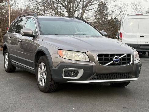 Used 2011 Volvo XC70 3.2 image 1