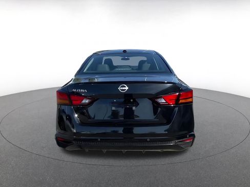 Used 2025 Nissan Altima 2.5 SV image 12