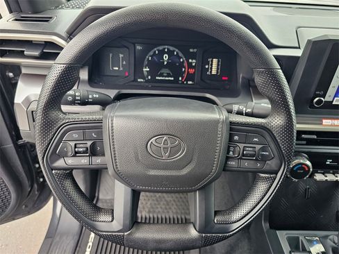 Used 2025 Toyota Tacoma SR5 image 21