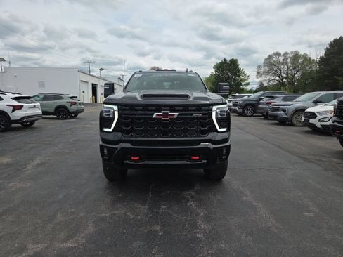 New 2026 Chevrolet Silverado 2500 ZR2 AWD/4WD image 2