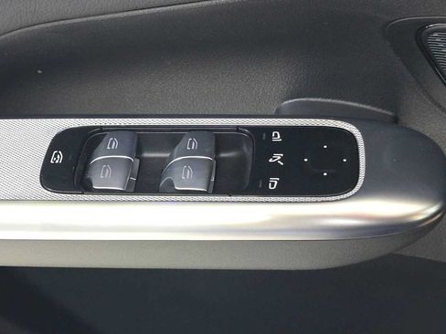 Used 2026 Mercedes-Benz GLC 300 4MATIC image 25