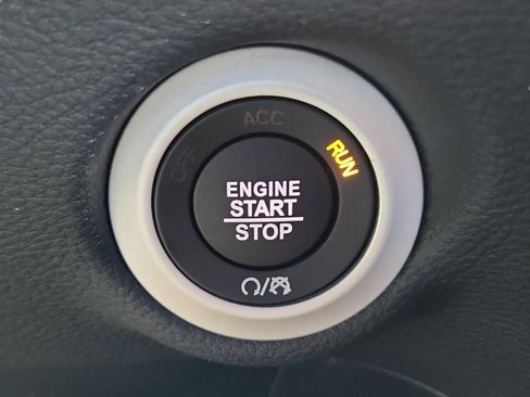 New 2026 Chrysler Pacifica Pinnacle image 30