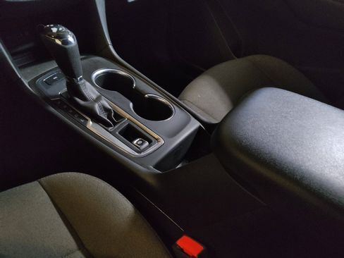 Used 2021 Chevrolet Equinox LT AWD/4WD image 26