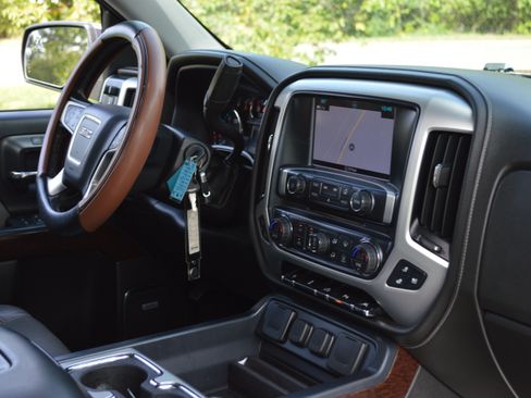 Used 2018 GMC Sierra 1500 SLT AWD/4WD image 38