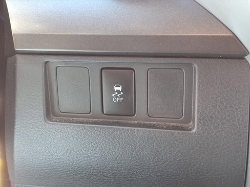 Certified 2018 Toyota Tundra SR5 image 24