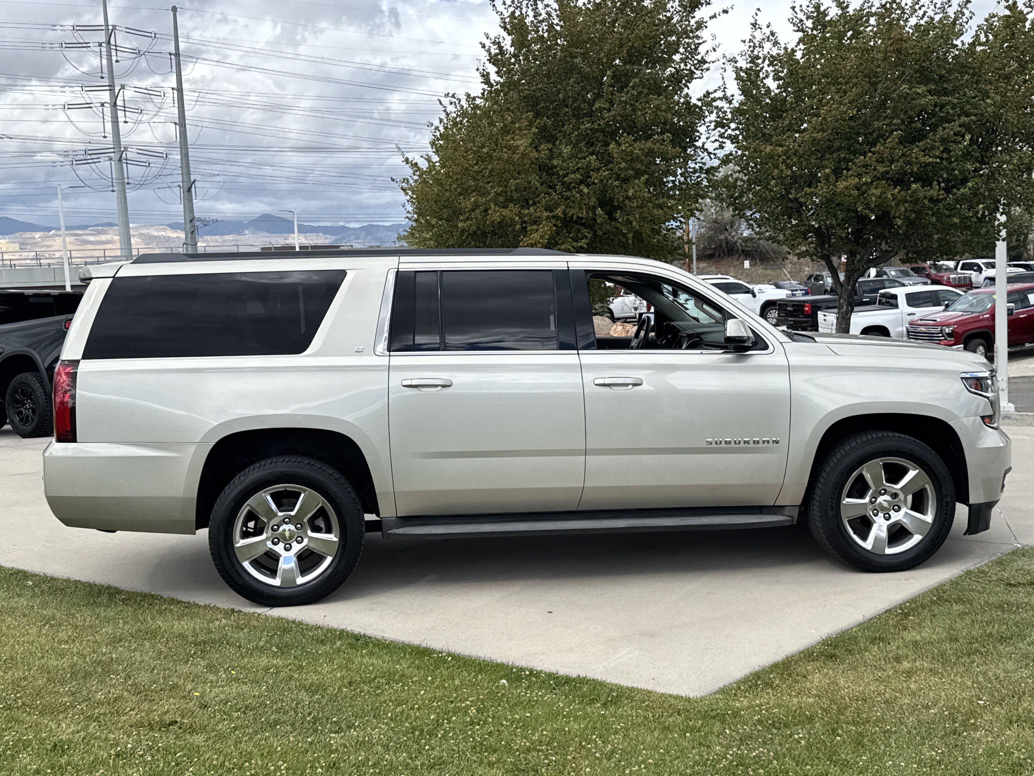 Used 2015 Chevrolet Suburban LT AWD/4WD image 6