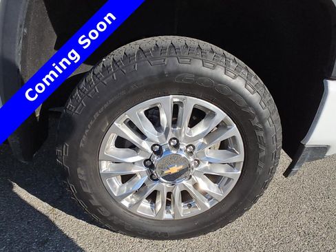 Used 2022 Chevrolet Silverado 2500 High Country w/ Z71 Off-Road Package image 4