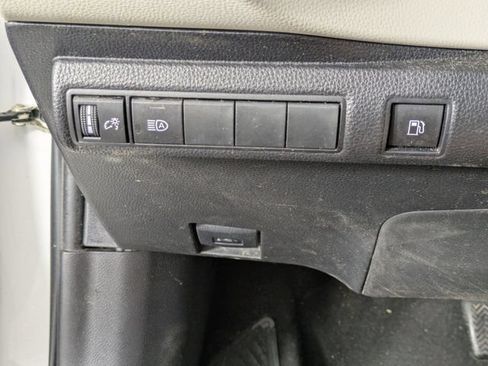 Used 2022 Toyota Corolla LE FWD image 13